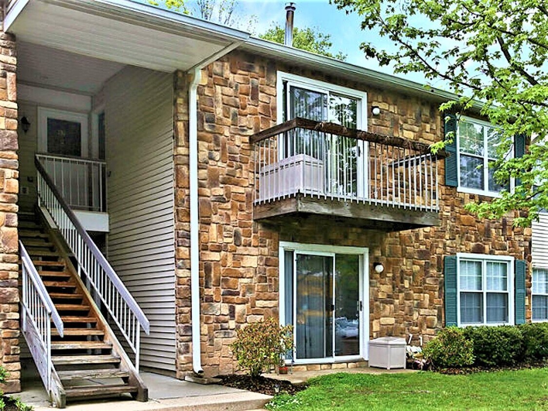 Front Condo View - 18 Cypress Ct