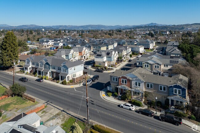 Aerial Context - Paseo Vista