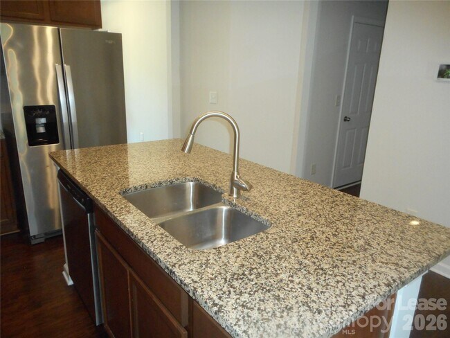 Foto del edificio - 5522 Harris Cove Dr
