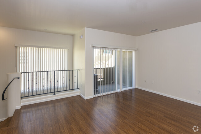 2 BR - 2,5 BA, 1052 PIES2 - Montecito