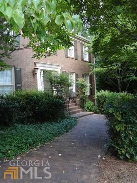 Brick walkway to front door - 3525 Nettle Ln NE