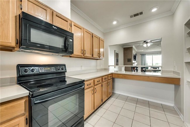 Foto del edificio - 5310 Keller Springs Rd