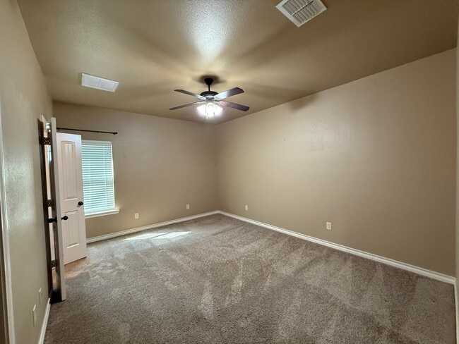 Foto del edificio - 4413 106th St