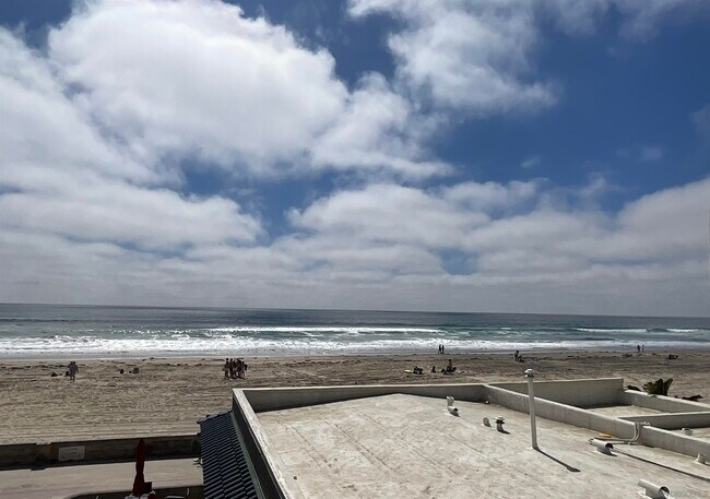 Foto del edificio - 3773 Ocean Front Walk