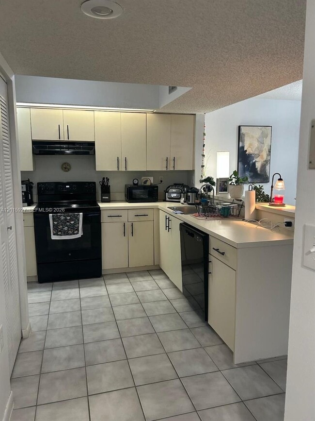 Foto del edificio - 8660 SW 212th St