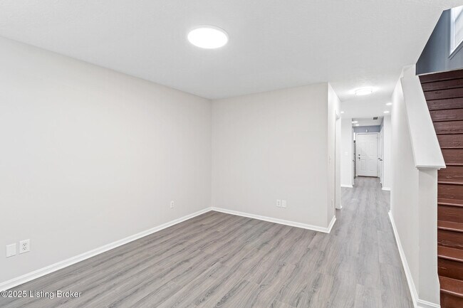 Foto del edificio - 3233 Vermont Ave