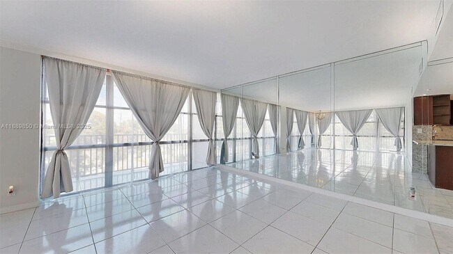 Foto del edificio - 1000 Parkview Dr