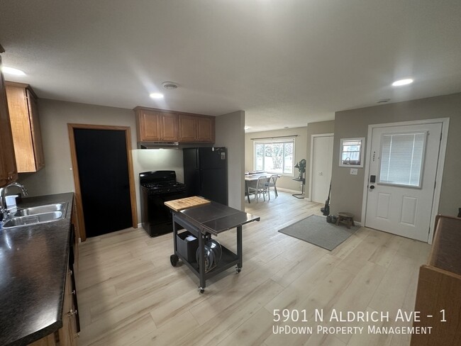 Building Photo - 5901 N Aldrich Ave