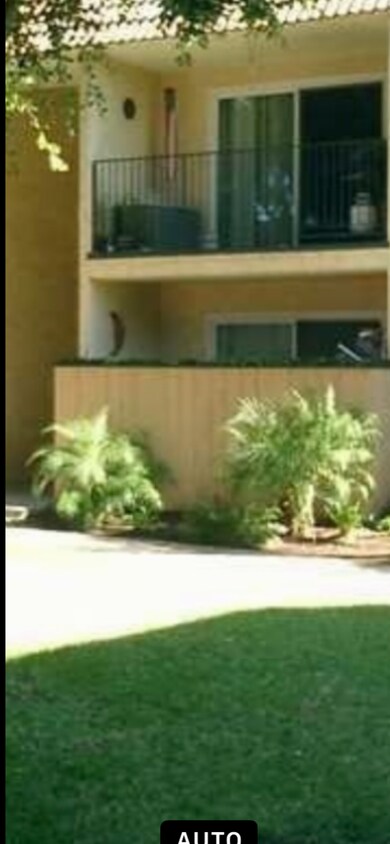 Foto principal - 589 N Johnson Ave