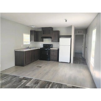 Building Photo - 1521 Nancys Dr