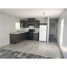 Building Photo - 1520 Thomas Dr