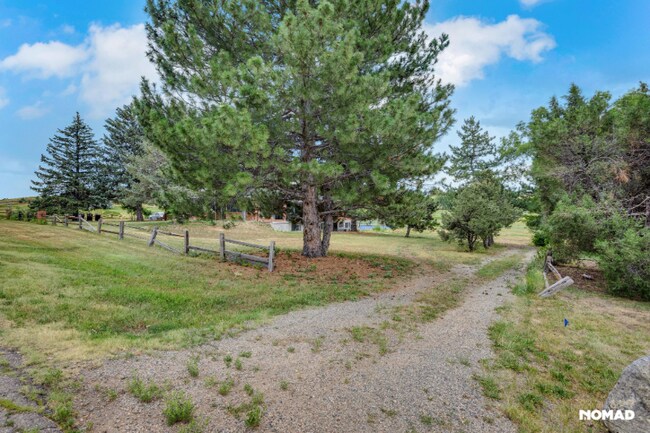 Foto del edificio - 7980 Fairview Rd