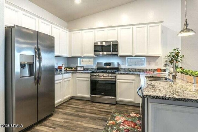 Building Photo - 12480 W Myrtle Ct