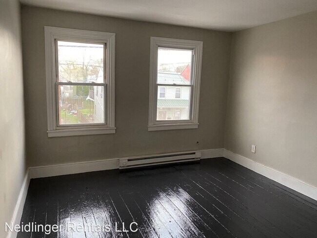Building Photo - 2 br, 1 bath House - 156 N West St