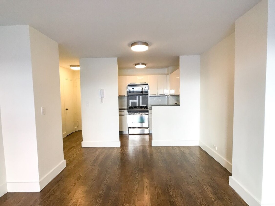 Primary Photo - EAST 63 STREET