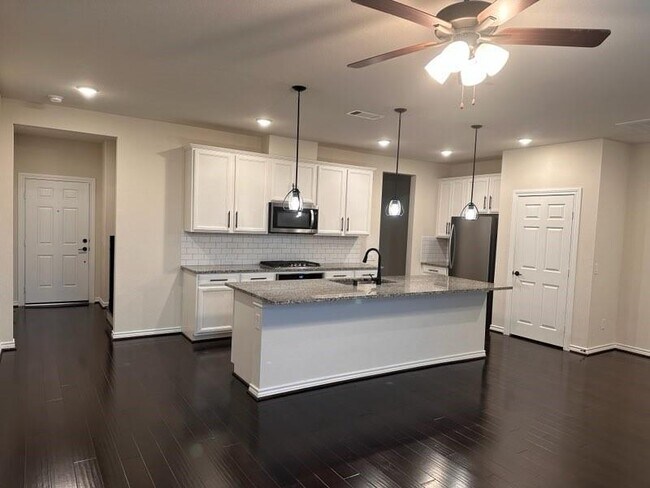 Foto del edificio - 3428 Avondale Vw Dr