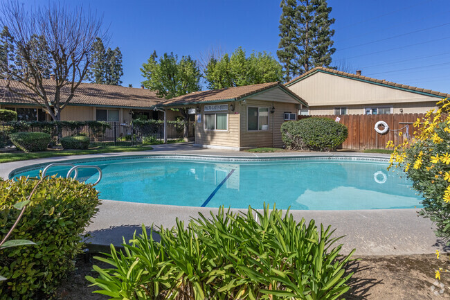 Piscina - Palm Gates Apartments