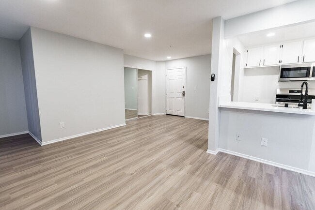 Foto del interior - 315 South Virgil Ave