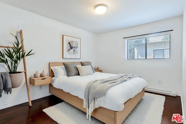 Foto del edificio - 5322 Colodny Dr