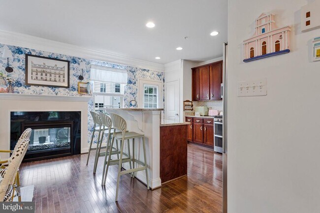 Foto del edificio - 703 Skippers Ln