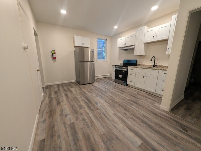 Building Photo - 78 S Main St