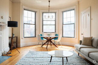 Building Photo - 464 Beacon St
