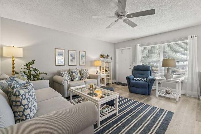 Foto del edificio - 32 Pine Arbor Ln