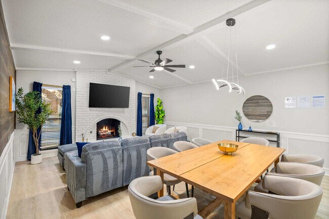 Building Photo - 3410 Country Club Dr