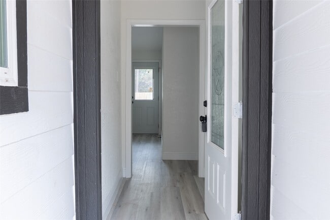 Building Photo - 609 Oak Harbor Dr