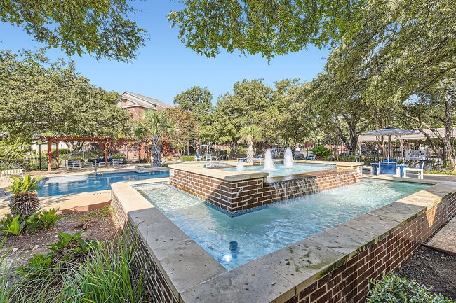 3101 Shoreline Dr. Leasing Office - Web Quality - 016 - 18 Pool - The Orion