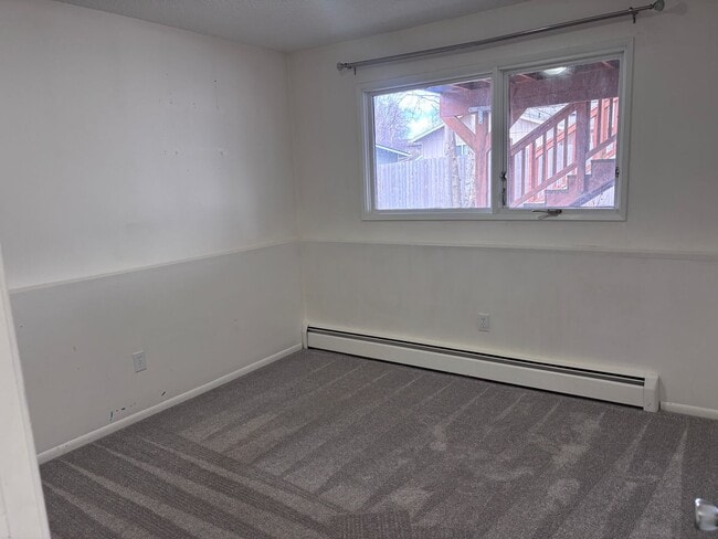 Building Photo - Beautiful 3 Bed/2 Bath Townhome in South Anchorage!