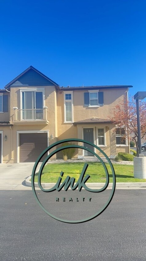 Primary Photo - Townhouse for Rent in Carson City