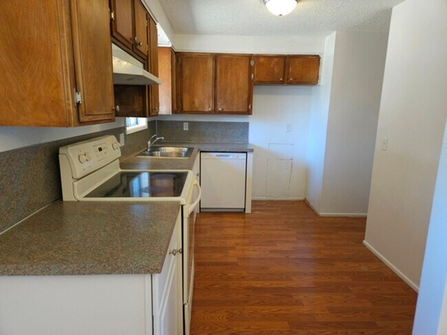 Foto del edificio - 471 47th Ave SE