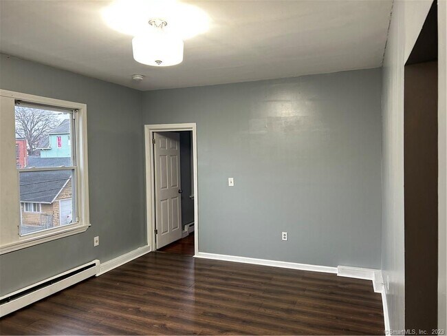 Building Photo - 1055 Capitol Ave