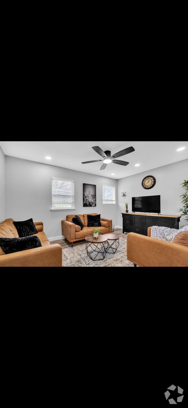 Building Photo - 3004 Matador Dr