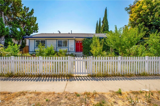 Primary Photo - 9441 Woodley Ave