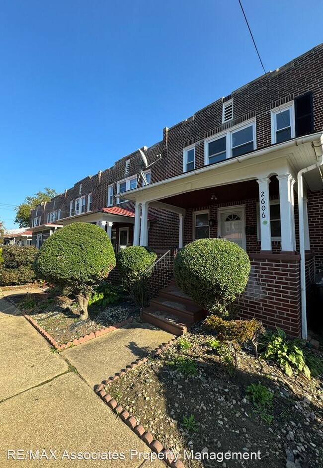 Building Photo - 3 br, 1 bath House - 2606 Creston Place