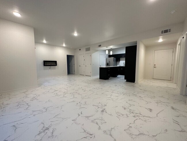 Interior Photo - Hampton Astoria