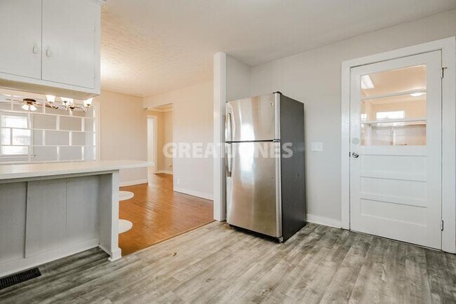 Foto del edificio - 315 Lee Vaughn Rd