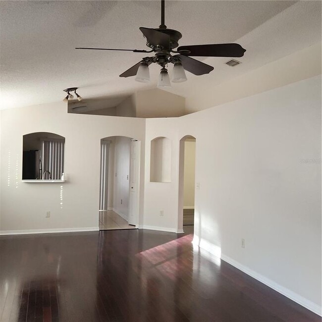 Building Photo - 28525 Seashell Ct