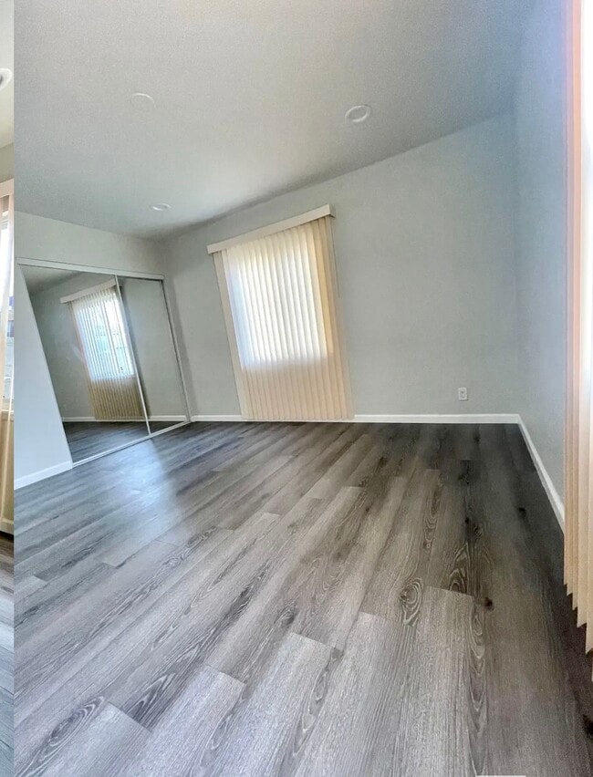 Foto del edificio - 7949 Clearfield Ave