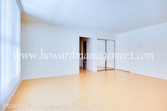 Building Photo - 11683 Goshen Ave
