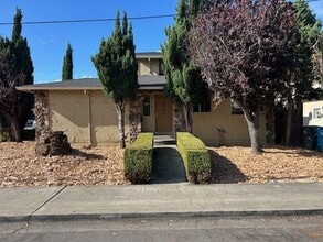 Building Photo - 1476 Kentfield Ave