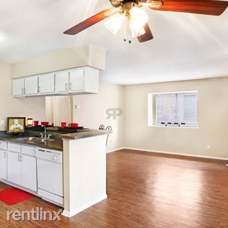 Foto del edificio - 5240 Tallowpine Ter