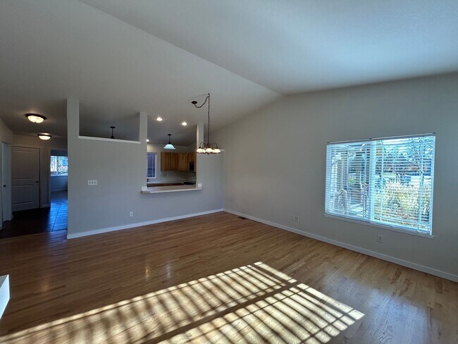 Foto del edificio - Bright & Updated Townhome in a Prime Fort Collins Location