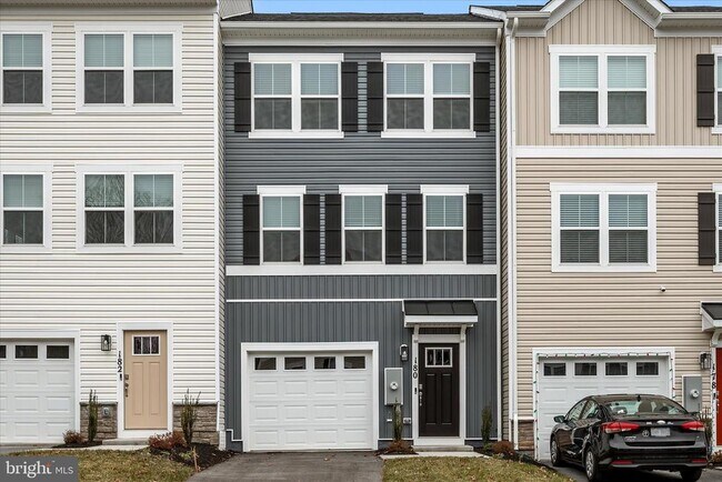 Foto del edificio - 180 Munsee Cir