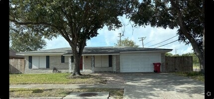 Building Photo - 100 Jewitt Dr