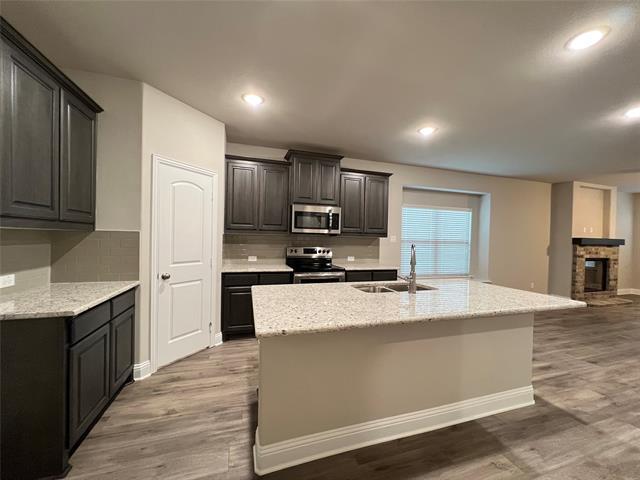 Building Photo - 528 Firethorn Dr