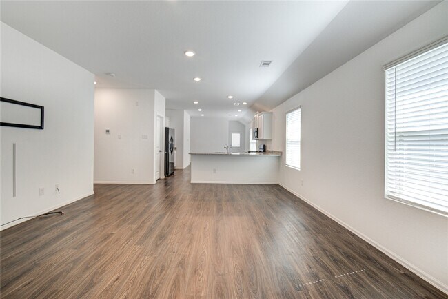 Foto del edificio - 5914 Dry Brush Pl