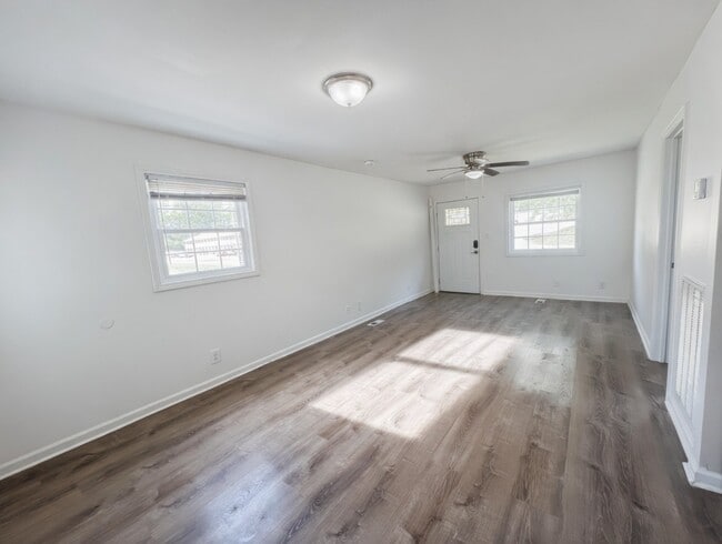 Building Photo - 312 Beech St